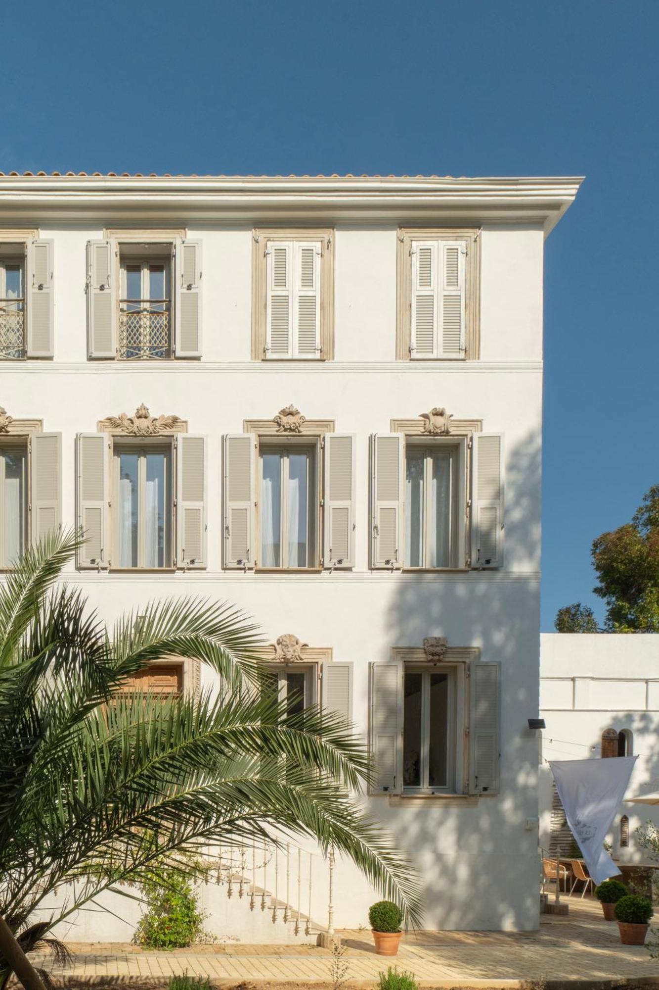 La Batisse En Blanc Hotel Голф-Жуан Екстериор снимка
